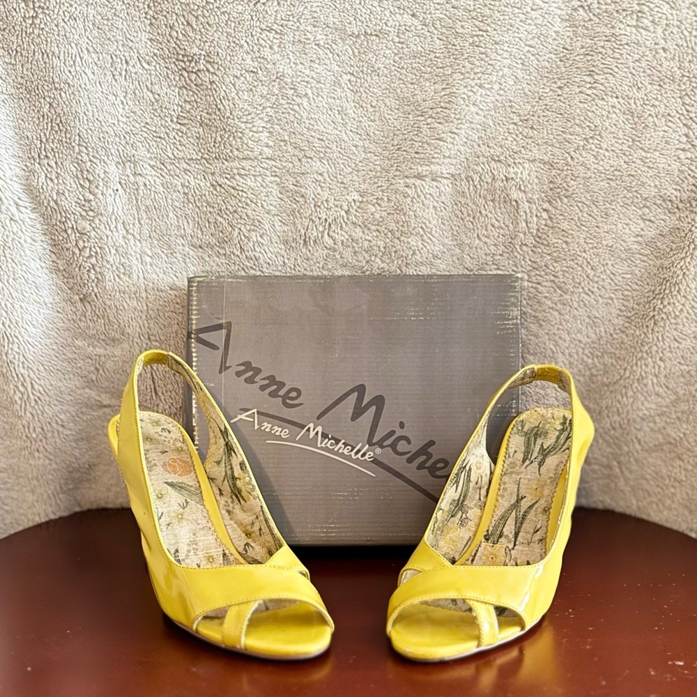 Anne Michelle yellow patent leather sling back wedges